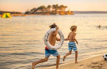 UŽIVAJTE NA POLNO NA POČITNICAH V KAMPU NA JADRANU